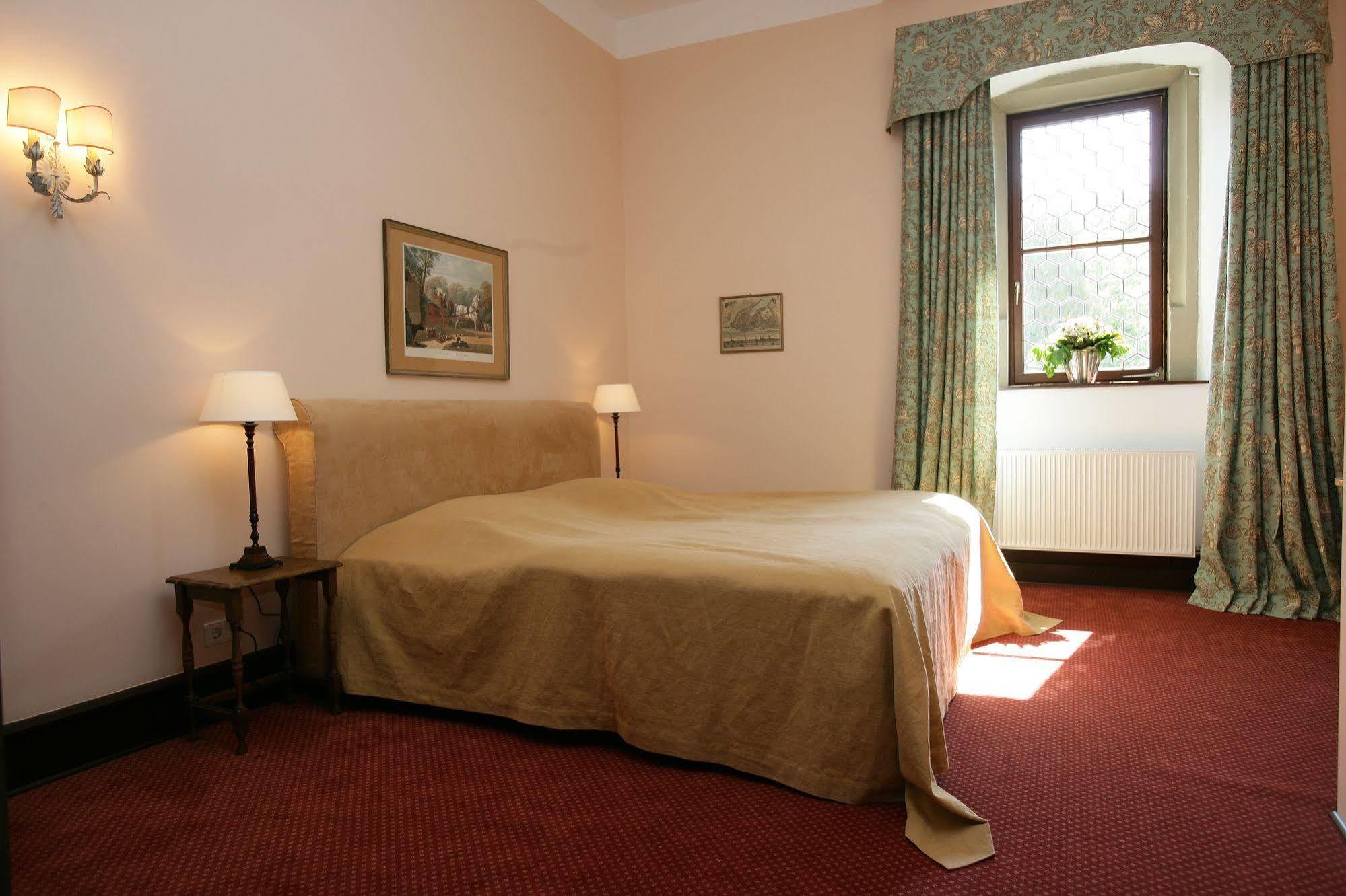Schlosshotel Gotzenburg Jagsthausen Esterno foto